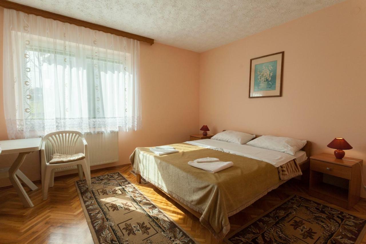Rooms Maria สลูน ภายนอก รูปภาพ
